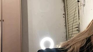 Wow, she ate the little one's ass! My wife left to give ass and left me alone with her sex toy!