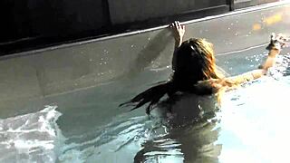 Intense Swimming Pool Masturbation on Vrpussyvision.com
