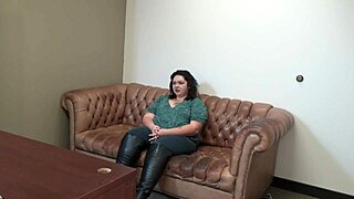 Mia Marks Casting Interview Reveals Fat Ass And Boobs On Sofa In California College.