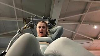 Teen 18+ masturbates to orgasm in public gym