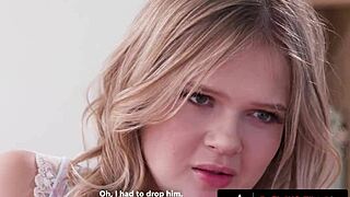 Two Sexy Teens Squirting in Threesome!