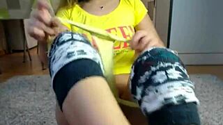 Teen Sexydea Flashing Boobs On Live Webcam Show