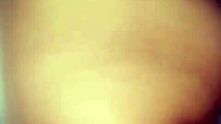 follando con amigo de esposo en hotel mientras ve