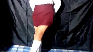 ayyy profe, solo la puntita porfa, no quiero quedar embarazada... duele tanto esta creampie en mi coño mexicano