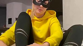 enjoy barefoot dirty feet with nike socks in fetish girl smelly display