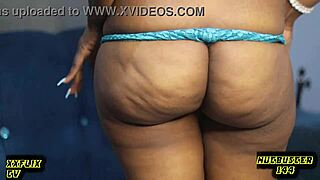 Sexy hot shay drops pants twerks and exposes shaved pussy