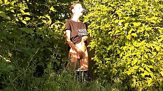 Risky public female masturbation in nature leading to girls fly orgasm 😏🌳