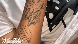 Caught my friend's wife alone and turned it into wild squirting sex with her hairy pussy