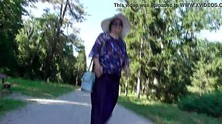 Hairy mature woman flashes Aladdin pants mysteriously at public park