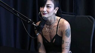 dava aula de dança, tava em tratamento pra depressão, consumia pornô, trabalhava com produtora e a cena mais hardcore foi com caroleta roots watch on sheer red