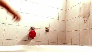 Curvy Busty Woman Showers to Exhibit Herself