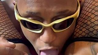 Putinha completou 18 anos chamou primo preto pauzudo pra comemorar levou muita rola de presente