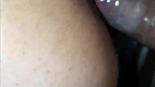 Comedor arrebentando a bucetinha da mulher de corno