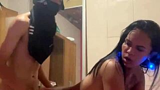 veio me entregar a ração e ficou por aki mesmo