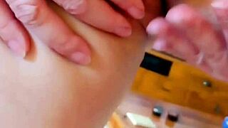 i'm spreading my mature clam for a close up view