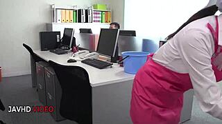 Chihiro Akino delivers office blowjob thrills for her lady fans