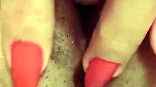 hairy pussy se masturba la penetro y acabo en ella luego la depilo por completo buscanos tambi�n juanlatino4