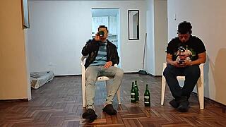 Voy A La Casa De Mi Mejor Amigo A Ver El Partido Y La Me Termino Follando A Su Esposa Mientras El Esta Ay Con Nosotros