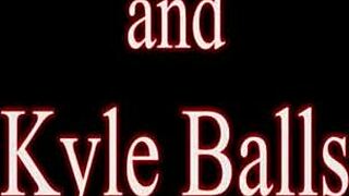 My friends hot mom likes almost getting caught while fucking in bedroom