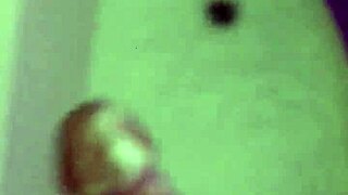 Me grabo y se lo envio a mi tia gordibuena, mira esto!