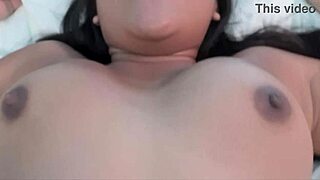 inocente chica recibe semen en su culo por primera