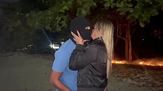 Minha Esposa Dando Pra Outro Na Areia Da Praia