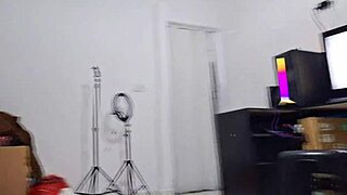 I Masturbate for Stepsister While She Uses PC