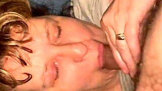 Wife sucking my cock 😏