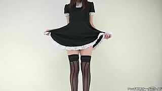 Foodcrush: Woman Steps on Hamburger with Stockings