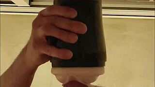 Follando Mi Fleshlight Hasta Que Me Hace Temblar Del Orgasm