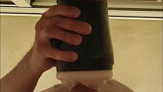 Follando Mi Fleshlight Hasta Que Me Hace Temblar Del Orgasm