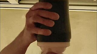 Follando Mi Fleshlight Hasta Que Me Hace Temblar Del Orgasm