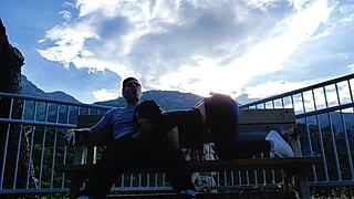 Se La Chupo Al Desconocido En La Montaña