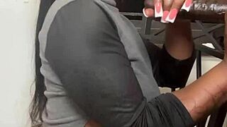 professional cock sucker makes me cum in two minutes