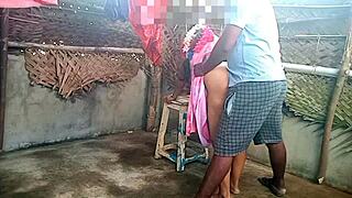 i fuck hot indian saree aunty with young boy