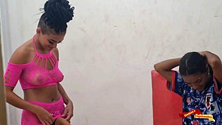 Leo Ogro Fudendo Com As Lésbicas - Dp