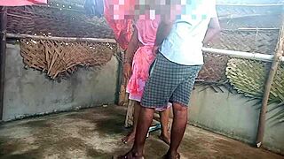 i fuck hot indian saree aunty with young boy