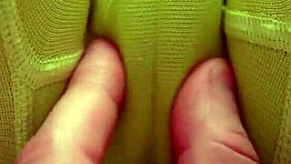 Hey guys, check out me rubbing my juicy wet pussy in these tight leggings 😍💦