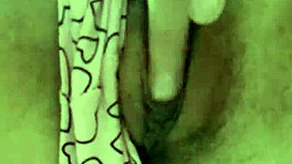 i masturbate my hairy pussy under the table in class!