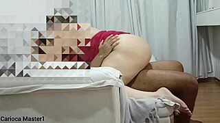 vizinha gostosa se fazendo de santa, big black cock bareback fucking her big ass.