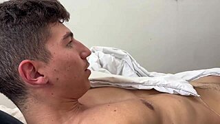 bbg takes two huge cocks for her tight ass 😈