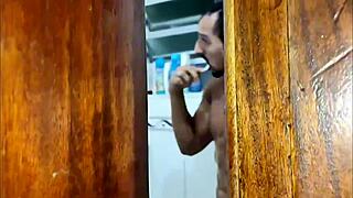 Espiando o Vizinho Tomar Banho Olha no Que Deu