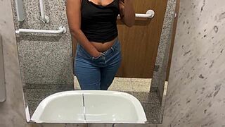 Masturbating in shopping bathroom until pussy squirts