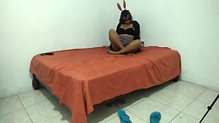 Im fuking this 18 yr old reblelious student, her pussey is very dry n dark.