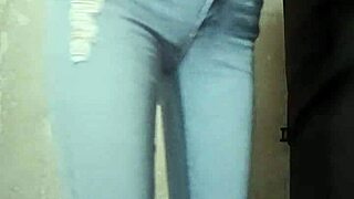 does my teacher send nudes? her tight vagina looks so sexy