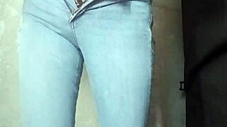 does my teacher send nudes? her tight vagina looks so sexy