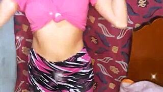 Bonneyuwu performs her workout routine before recording the video