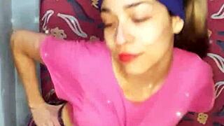 Bonneyuwu performs her workout routine before recording the video