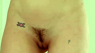 Oh wow, stepmom joins her daughter's lesbian fuck session with babe 😍