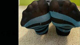 18 year old teen girl shows her feet in preview 1